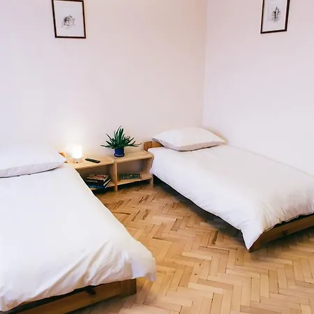 Quiet In Apartment *